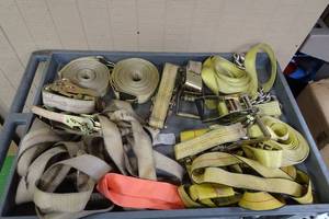 lot 324 image: Large Ratchet Straps - Most 2