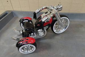 lot 328 image: Bratz Doll Motorcycle
