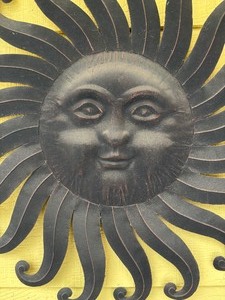 lot 45 image: Sensational Metal Sun Decorative Figurine