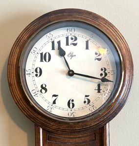 lot 102 image: Classy Elgin Regulator Clock