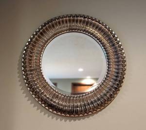 lot 30 image: Decorative Round Gold Wall Mirror