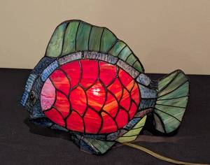lot 14 image: Small Stained Glass Fish Table Lamp