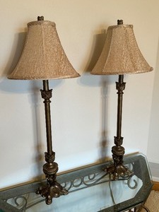 Decorative Entry Way Glass TopMetal Base Table and Pair of Decorative Table Lamps