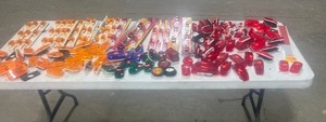 TABLE FULL OF TRAILER SIDE MARKER & REAR LIGHTING