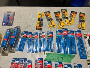 ASSORTMENT OF DRILL BITS