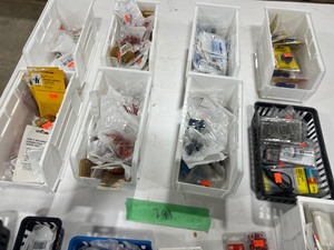 SMALL WIRE CONNECTORS, RED & BLUE