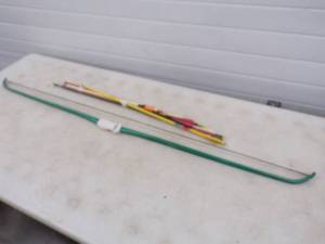 lot 23 image: B-B Rocket 56 Bow and Arrows