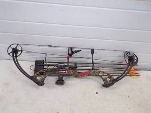 lot 14 image: Stinger X PSE Compound Bow With Arrows