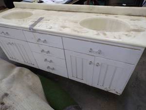 lot 49 image: 6 Double Sink with Cabinet Base