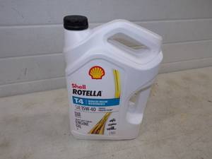 lot 60 image: Shell Rotella  SAE 15W-40 Engine Oil One Gallon