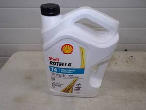 lot 61 image: Shell Rotella  SAE 15W-40 Engine Oil One Gallon
