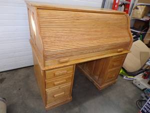 lot 71 image: Roll Top Oak Desk