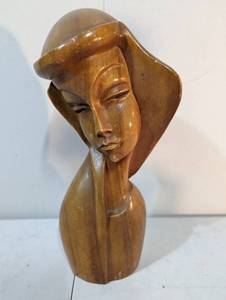 lot 36 image: Wood Carved Bust