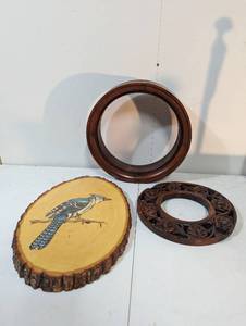 lot 37 image: Collection of Wooden Dcor