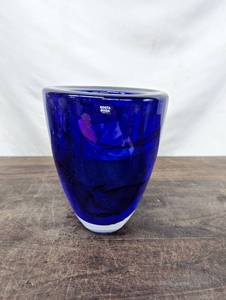 lot 43 image: Kosta Boda Vase