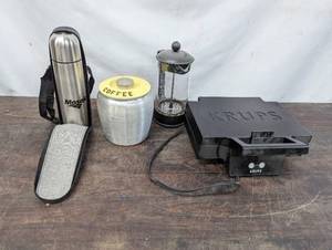 lot 62 image: Collection of Kitchen Items