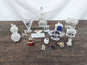 lot 63 image: Collection of Glass Dcor
