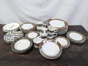 lot 75 image: Animal Print and other China