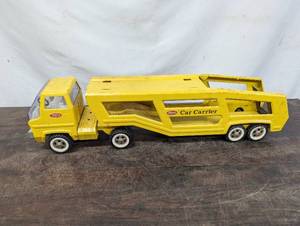 lot 91 image: Tonka Car Carrier