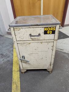 lot 92 image: Metal Shop Cabinet