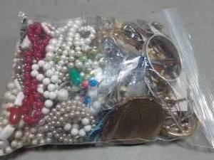 Bulk Bag Of Assorted Jewelry