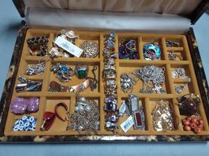 Mele Jewelry Box With Contents-25 Rings (13x8x3)