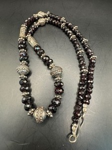 Beautiful Black and Silver Tone Necklace