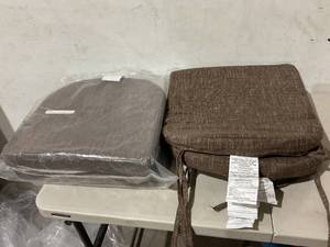 lot 306 image: Pack of 4 Chair Pads