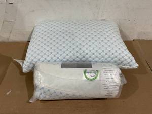 lot 200 image: 2 Standard Foam Pillows