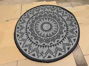 lot 581 image: Circle Rug 5FT Gray