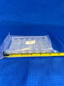 lot 13 image: Box of 16 - Plastic Well Plates 24 Wells Each