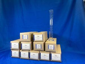 lot 21 image: 11 - 100ml Graduated Cylinders Merco Glass