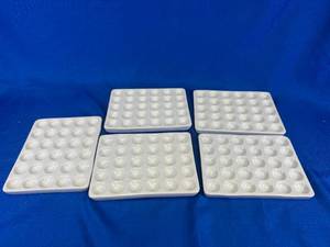 lot 88 image: 5 - Ceramic Well Plates (30 Wells Per Plate)