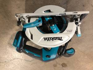 Makita 18V LXT Lithium-Ion Brushless Cordless 6-12 in. Circular Saw with Electric Brake and 24T Carbide Blade (Tool-Only)    Customer Returns See Pictures