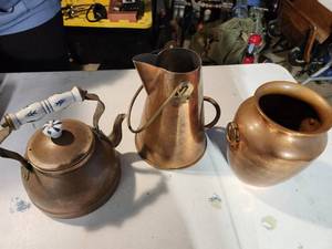 lot 29 image: 3 Vintage Copper Pots