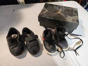 lot 40 image: Childs Nike Air Jordan Shoes Size 3C and Nike 5 Tennis Shoes