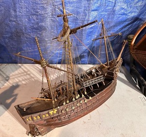 lot 81 image: Vintage Wood Model Ship