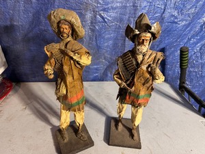 lot 148 image: Vintage Mexican Folk Art Paper Mache Village People