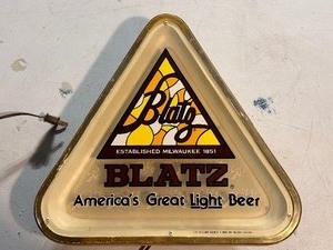 lot 287 image: Blatz Beer Light Up Triangle Sign 16 x 15