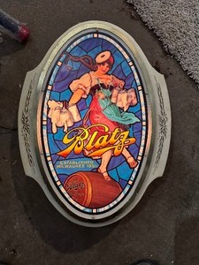 lot 288 image: Vintage Blatz Lighted Beer Wall Hanging Sign - In Working Condition, 18T x 14W.