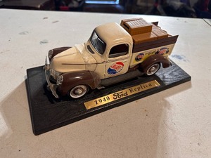 lot 295 image: 1940s Replica Ford Pepsi-Cola Pick Up Truck on Stand