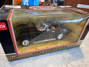 lot 255 image: 1967 Corvette NIB Diecast Car