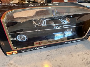 lot 263 image: Special Edition 1956 Chrysler 300B 118 Scale Die-Cast Car NIB