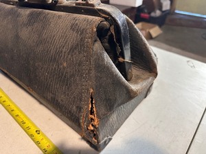 lot 366 image: Vintage Leather Doctors Bag Civil War Era