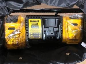 lot 17 image: DEWALT 20V MAX XR Premium Lithium-Ion 6.0Ah and 4.0Ah Starter Kit Customer Returns See Pictures