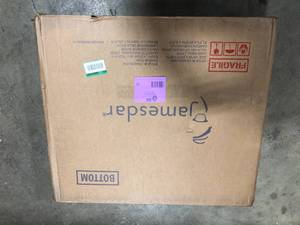 lot 35 image: Jamesdar Kurv 24 in. Round White Steel Bistro Table (Seats 2)   Customer Returns See Pictures