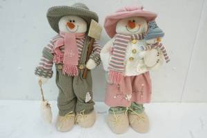 lot 26 image: Holiday decor