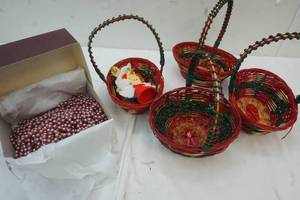 lot 29 image: Holiday baskets