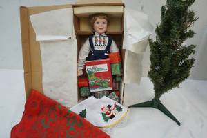 lot 35 image: Vintage Ashton Drake doll