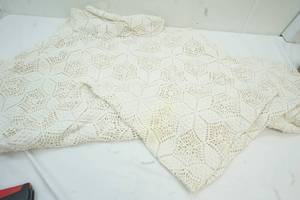 lot 55 image: Vintage lace bedspread